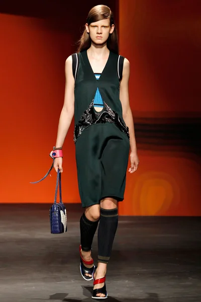 Look 14